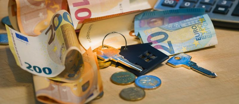 Ile naprawdę warte jest Twoje mieszkanie? Czynniki, które podbijają i zbijają cenę