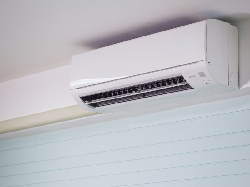 Klimatyzacja pachnie stęchlizną. Co się dzieje w środku i jak to naprawić?