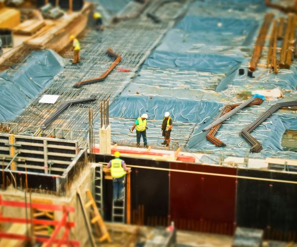 Skąd brać materiał na konstrukcję: hurt czy sklep detaliczny?